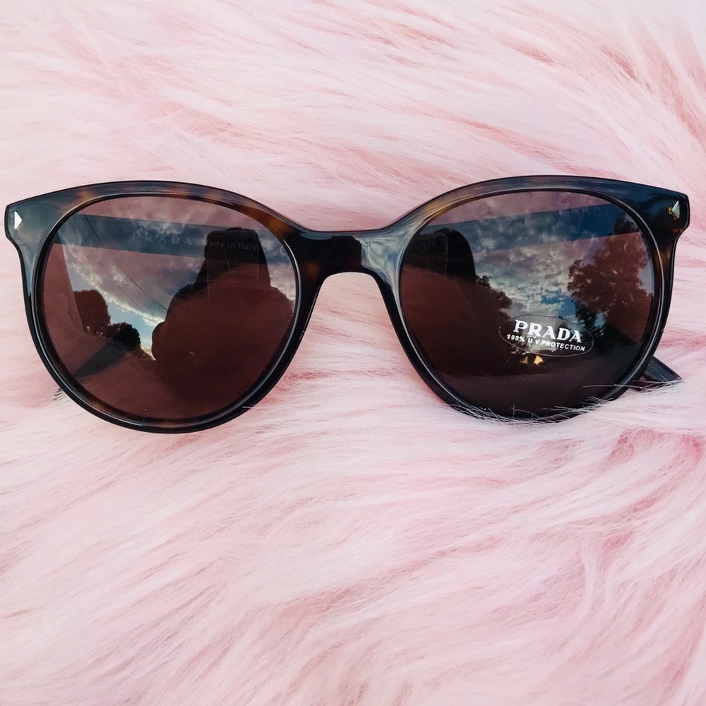 Prada Sunglasses 🕶